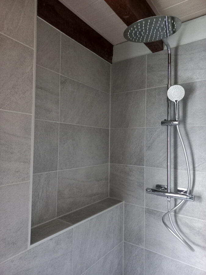 SDB Valou avant-après : la colonne de douche