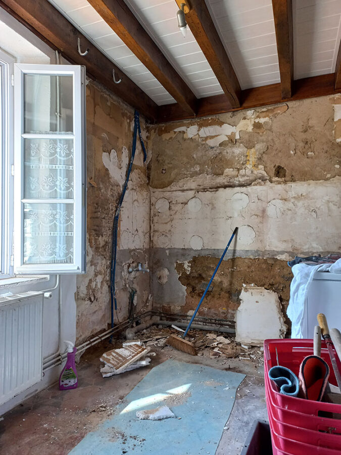 SDB Valou avant/après : démolition douche